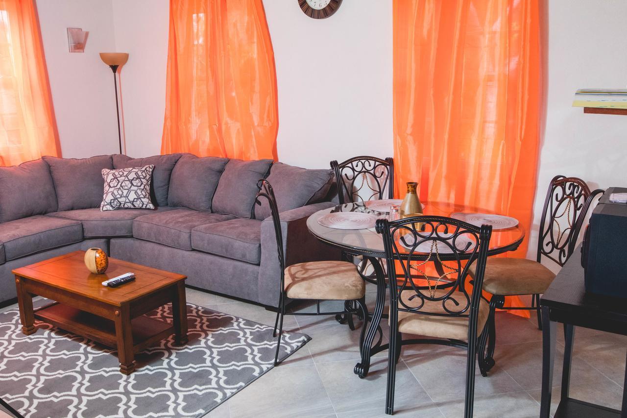 Frontline Apartments Крайст Чърч Екстериор снимка